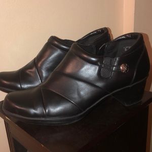 Cobbie cuddler booties